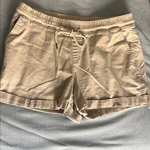 Time and Tru Women's Beige Cargo Shorts